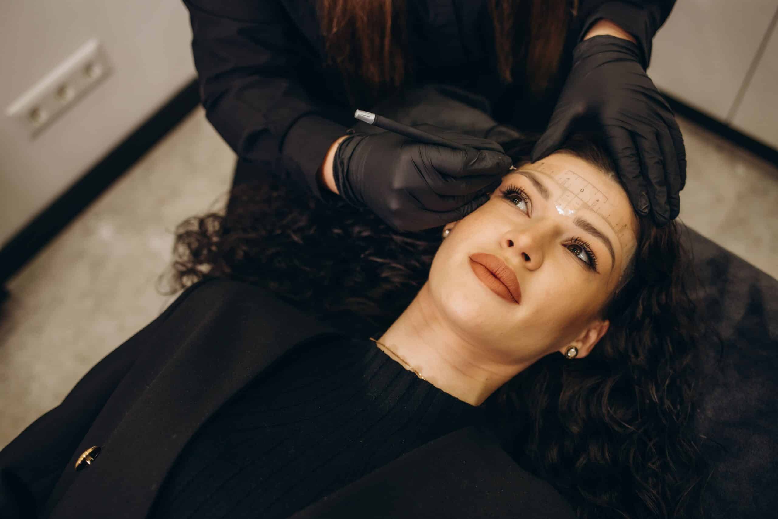 Curso Depilación con Hilo, Visagismo y Henna · Tenerife