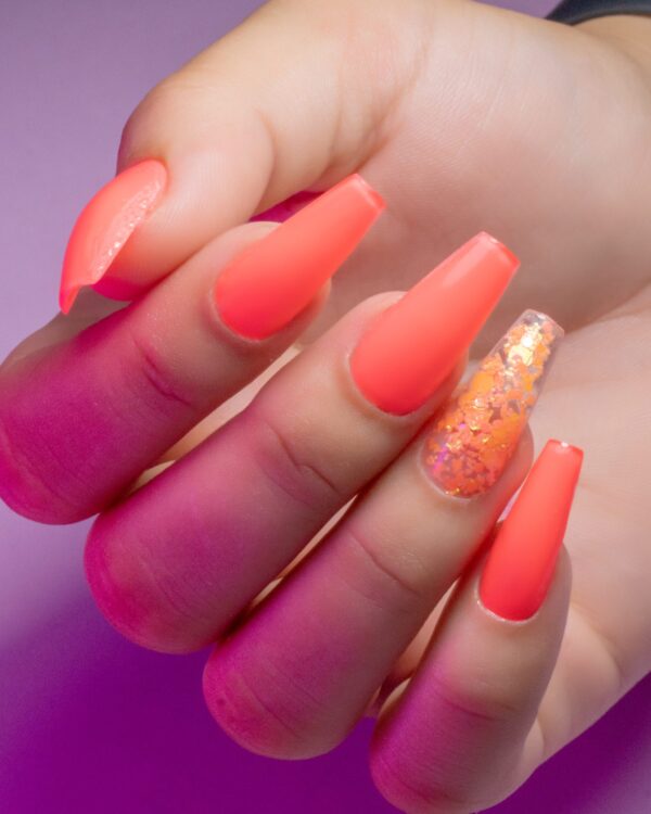 Formación profesional de uñas en AJ Academy Tenerife