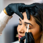 Corrección y diseño de cejas profesional - AJ Academy Tenerife