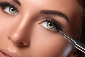 woman with eyelash extension for maximum volume 2026 03 09 08 43 53 utc 1024x683 1
